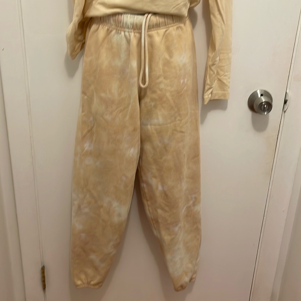 Yellow pac sun sweatpants in size XS.